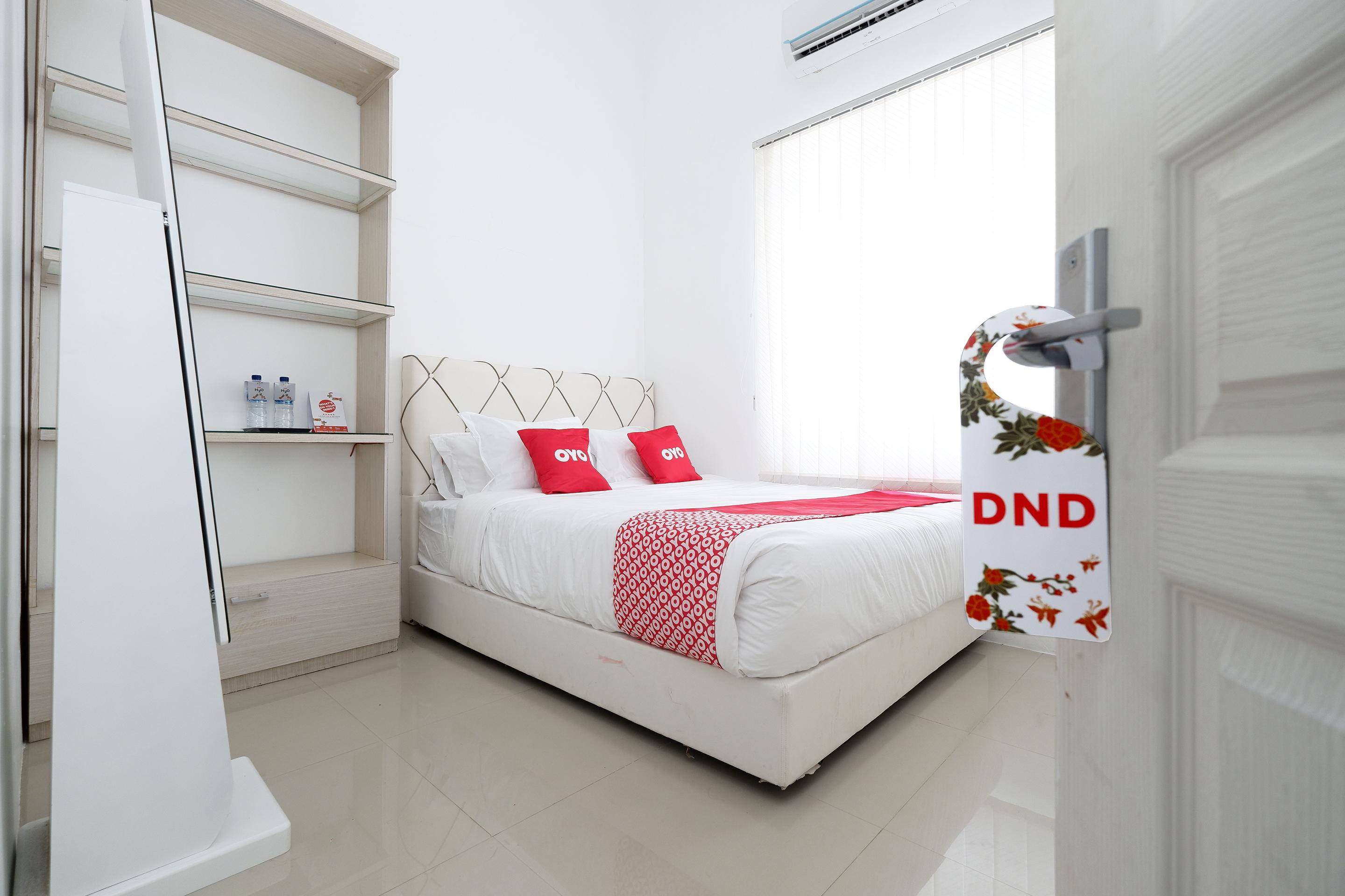 Griya Rw Family Guest House Redpartner Solo Exterior foto