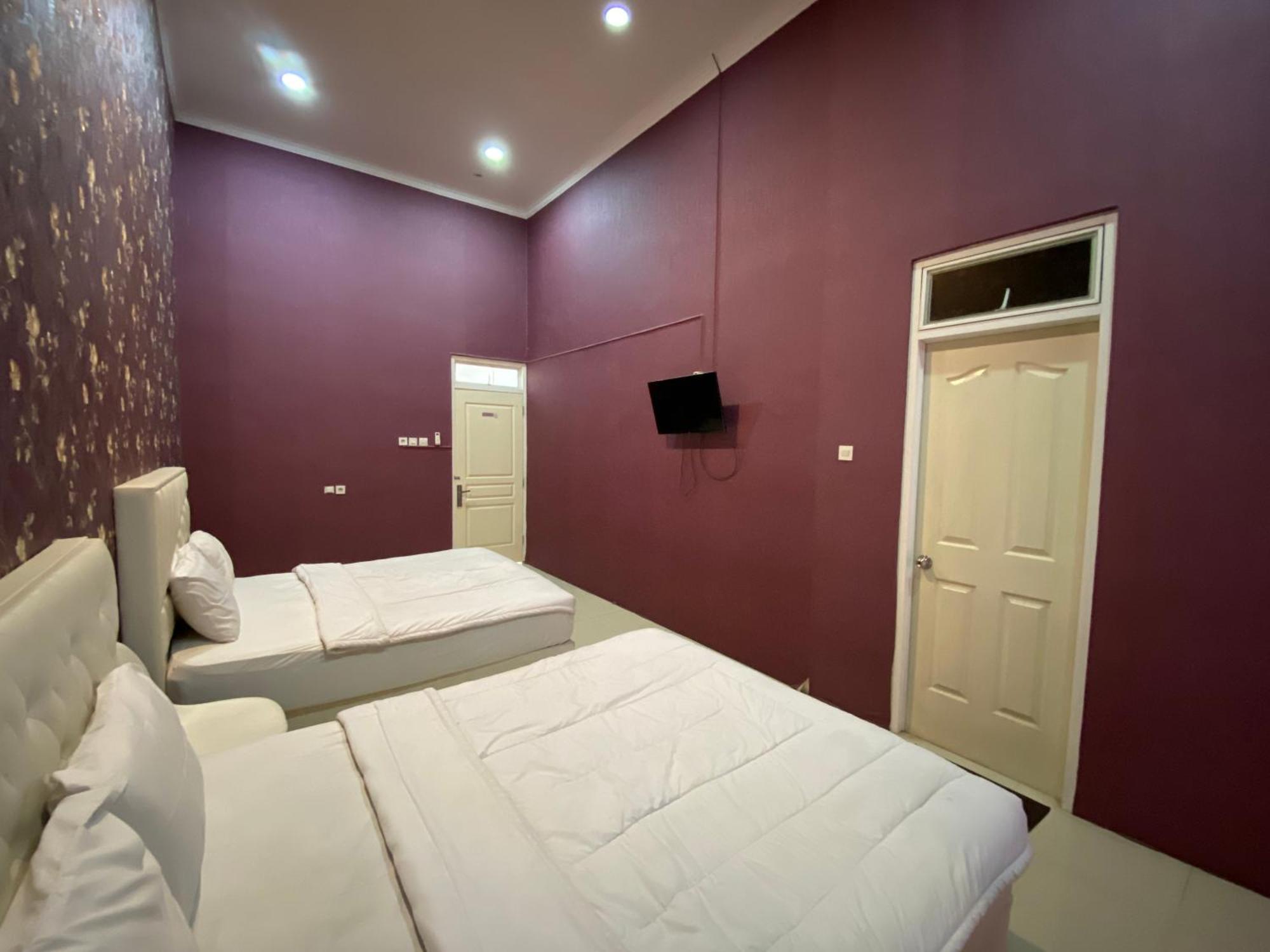 Griya Rw Family Guest House Redpartner Solo Exterior foto